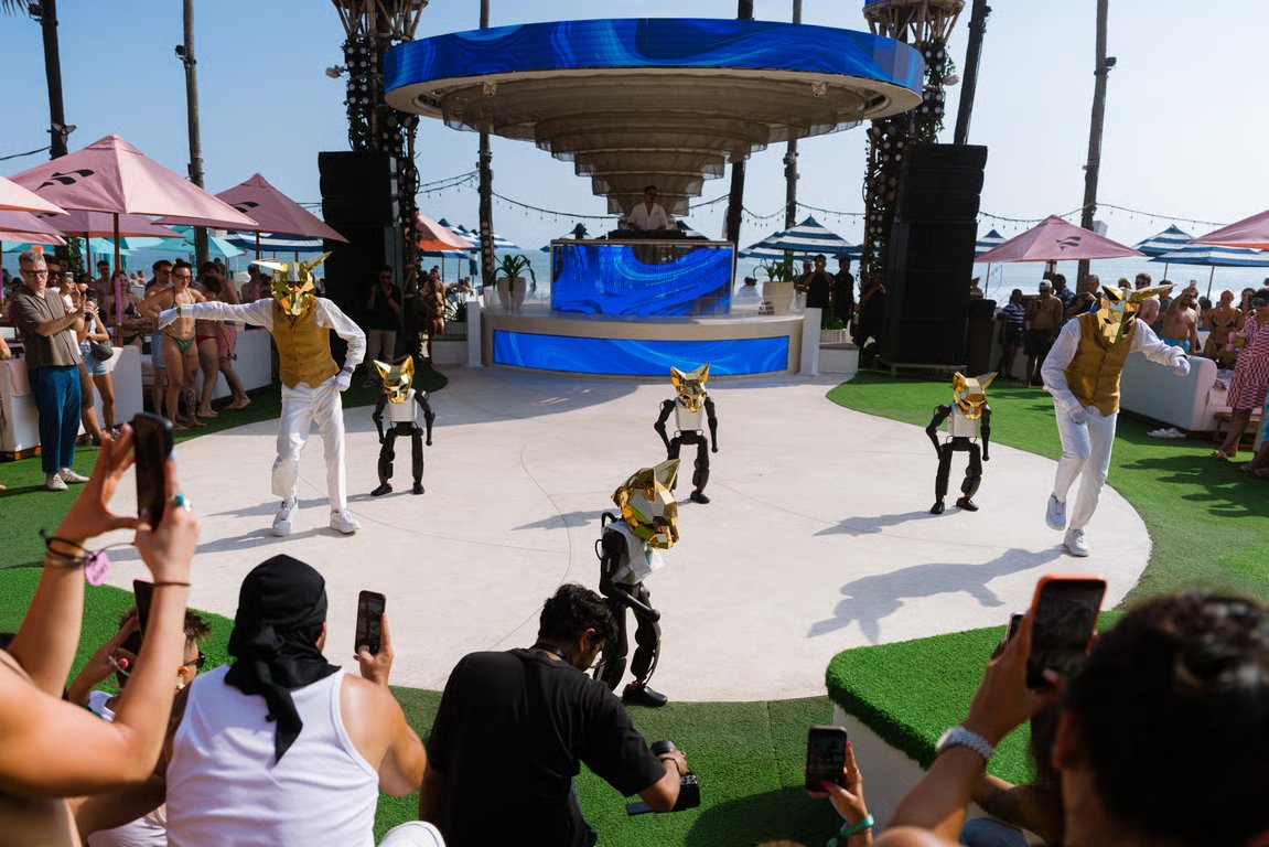 Finns Beach Club and BotShift Bring Humanoid Robots to the Beach Club Finns Beach Club and BotShift Bring Humanoid Robots to the Beach Club