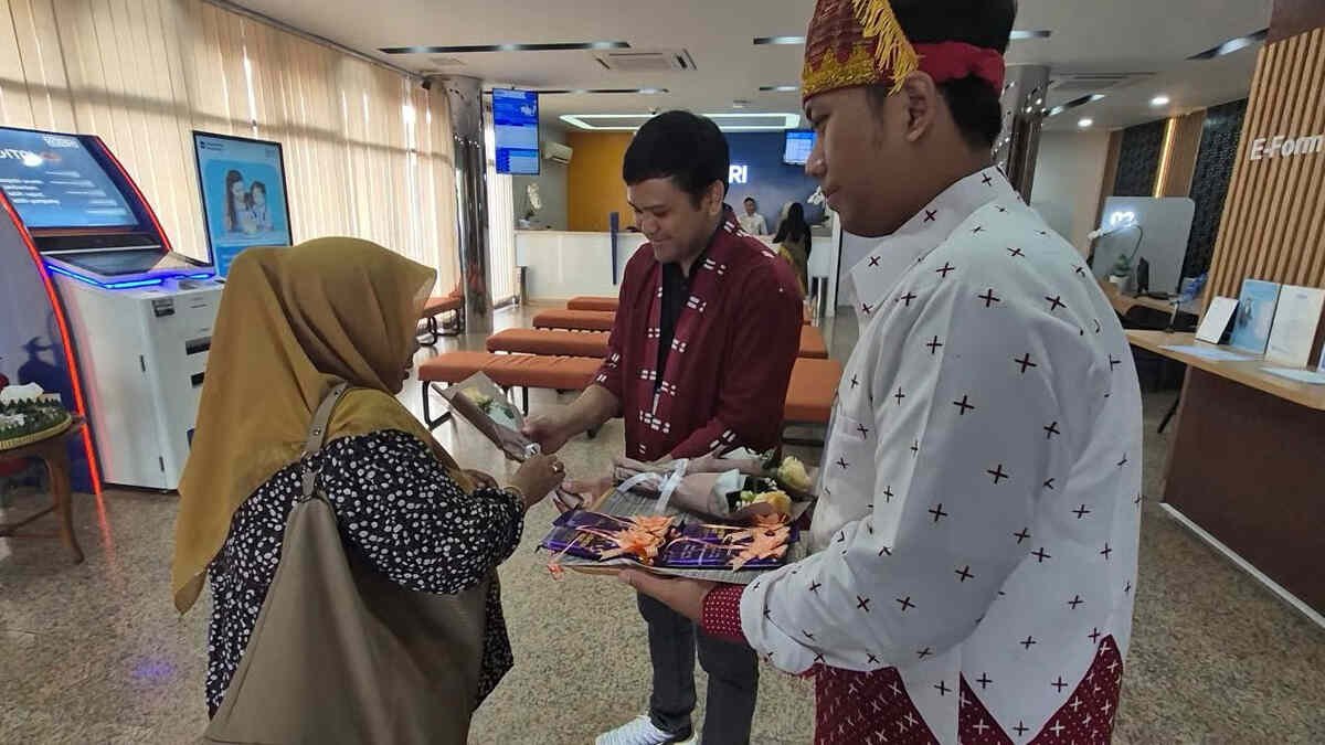 BRI BO Kramat Jati Hadirkan Pengalaman Berkesan di Hari Pelanggan Nasional BRI BO Kramat Jati Hadirkan Pengalaman Berkesan di Hari Pelanggan Nasional